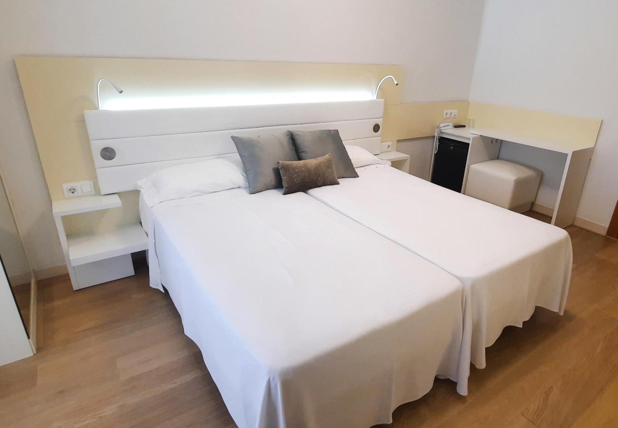 Monica Hotel Cambrils Oda fotoğraf